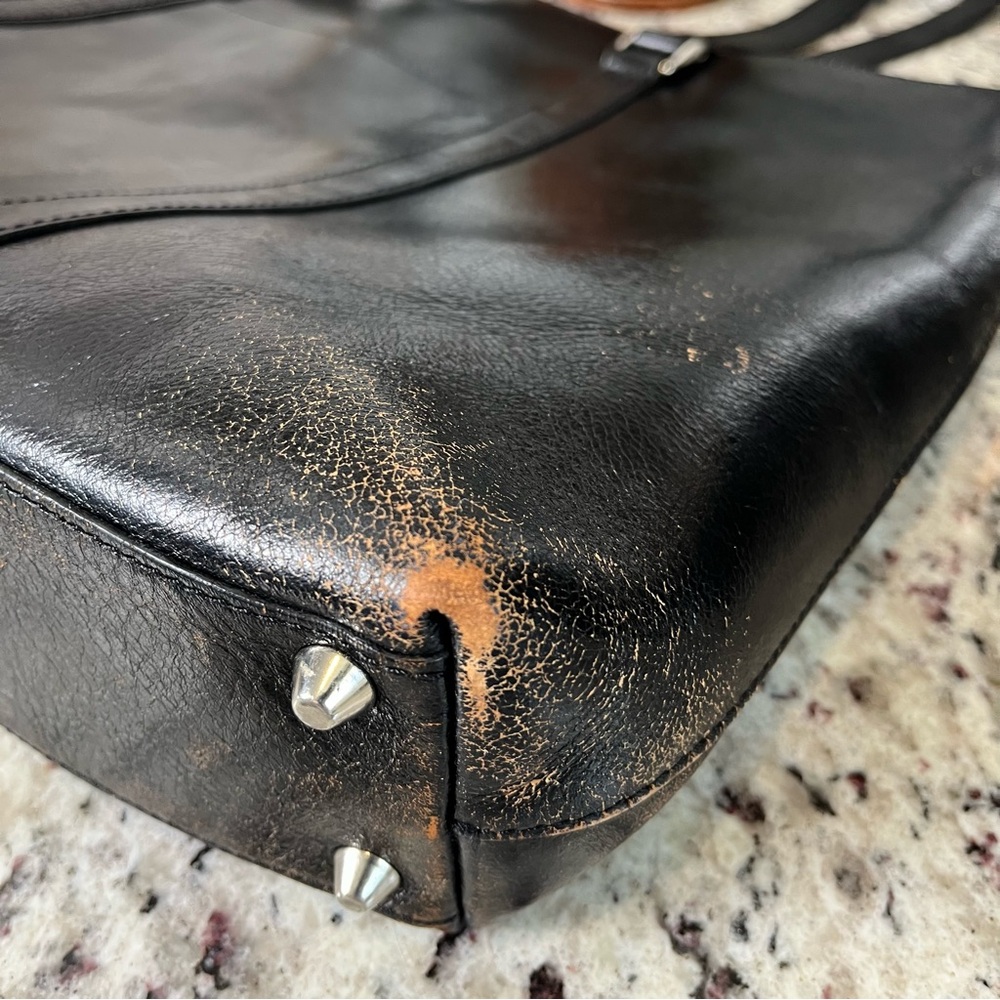 Distressed Wilson’s Leather Tote Bag - Picture 7 of 13
